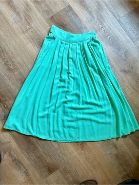 Women's Mint Green Pleated Midi Skirt
